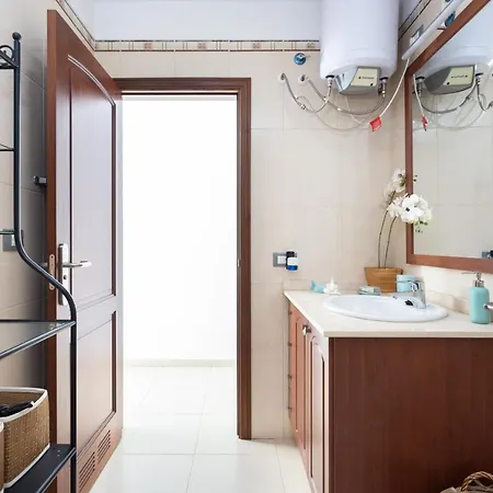 Home2book Stunning *