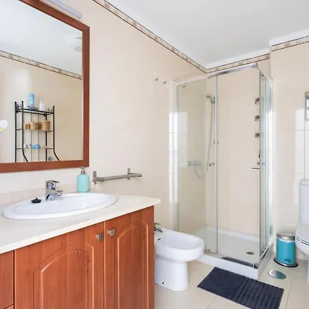 Home2book Stunning * באיאמר